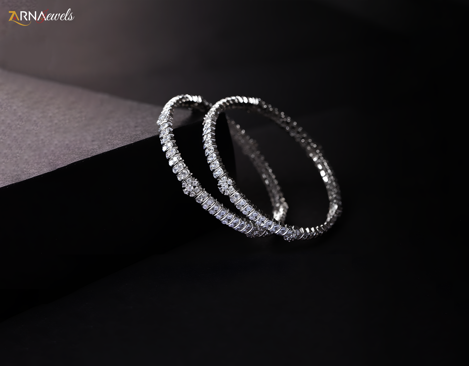 Bangles & Bracelets: A Blend of Tradition & Modernity